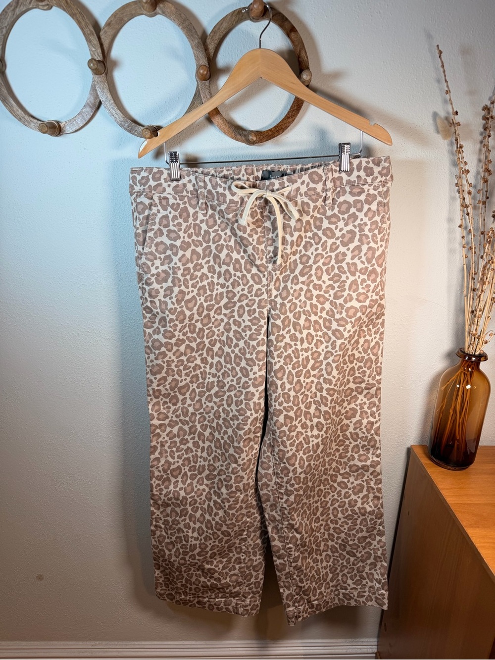 Torrid Leopard Print Wide Leg Crop Pants Size 2R Stretch Cotton Pull On